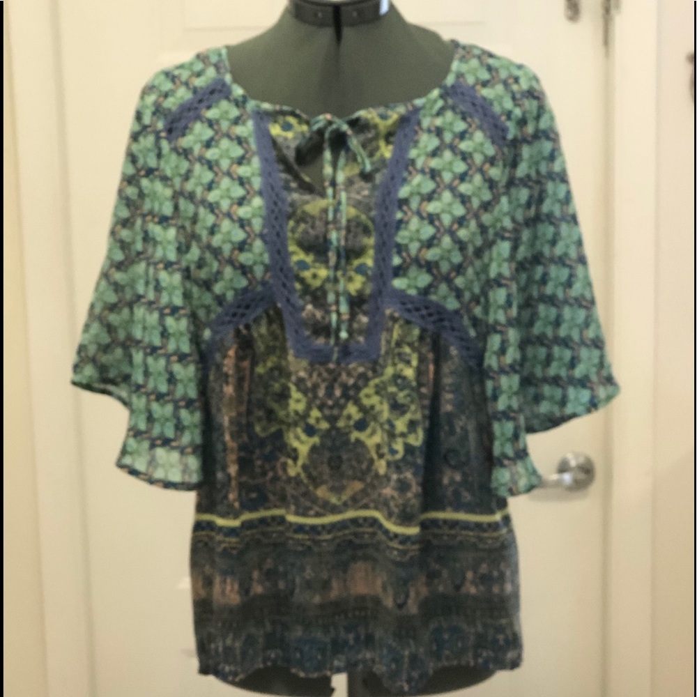 FIGUEROA & FLOWER MIXED PRINT BLOUSE EUC SMALL